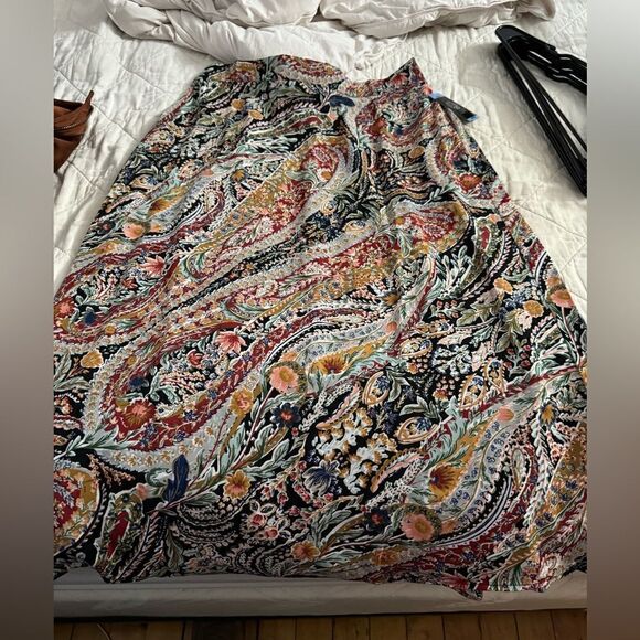 Vince Camuto Women's Semi-Fitted Lightweight Fully Lined Midi Skirt Large- NWT - Picture 4 of 7